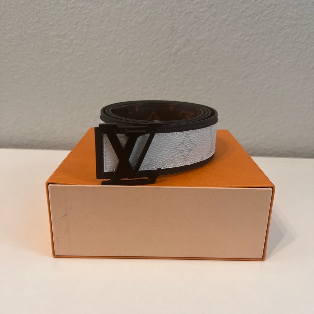 Louis Vuitton initials reversible belt